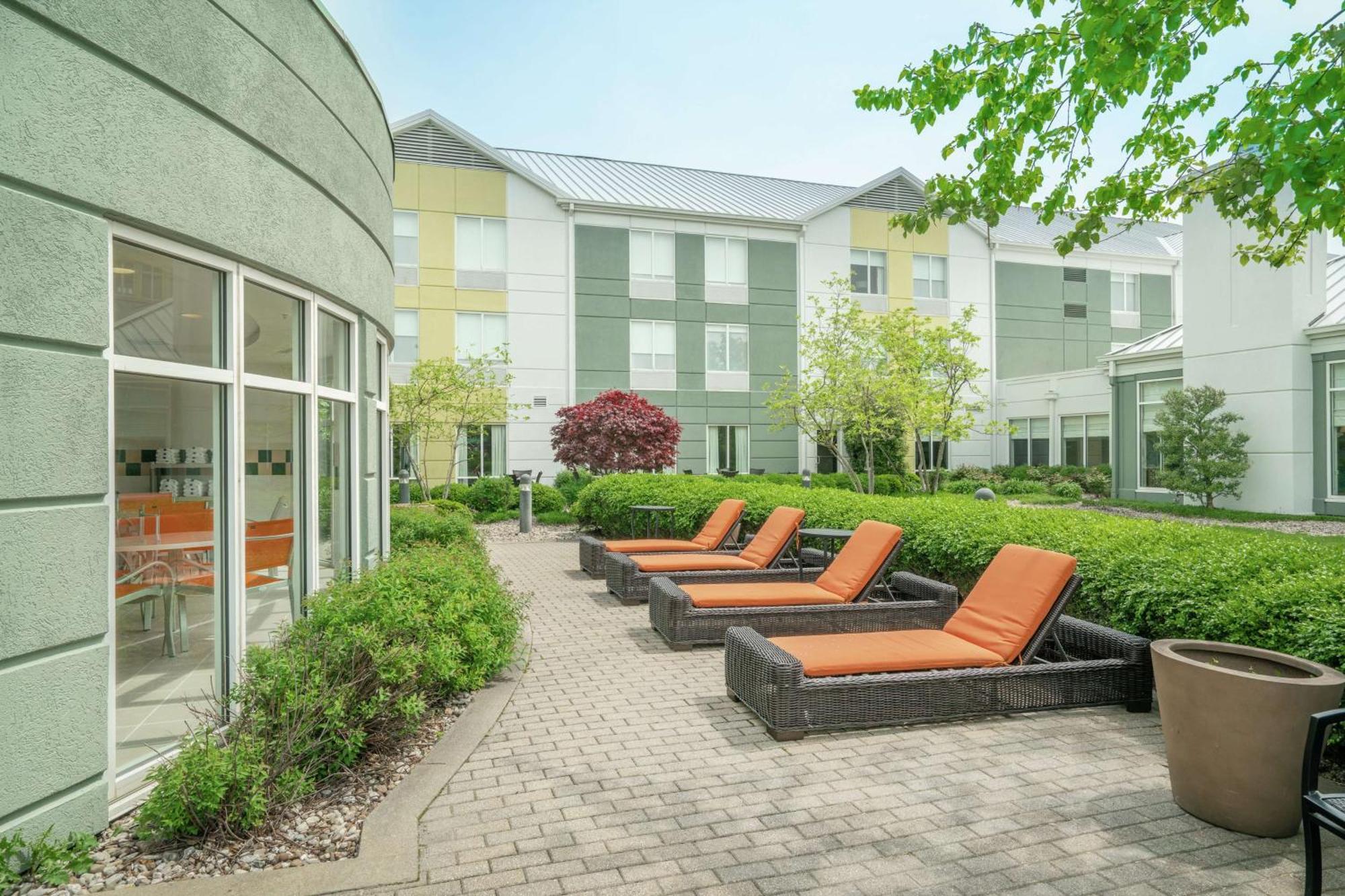 Hilton Garden Inn Louisville East Exterior foto